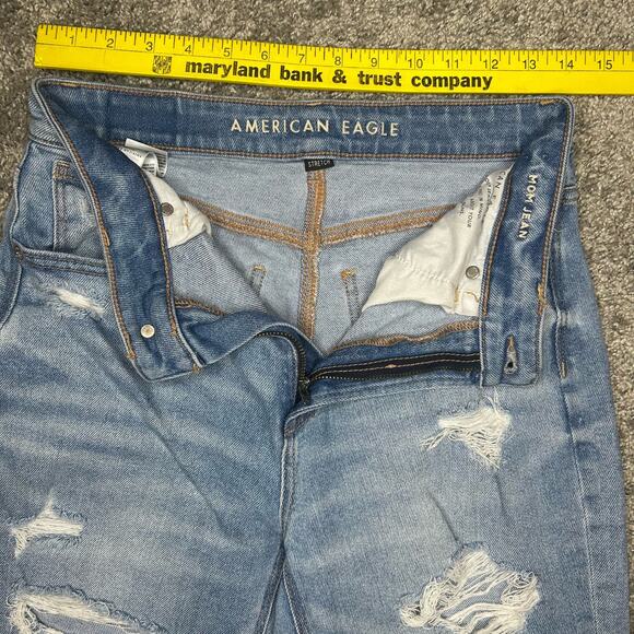 American Eagle Mom Jean Size 2 SHORT Distressed Faded Pants Ripped - Picture 6 of 7
